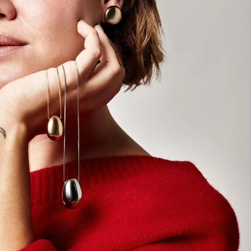 Short Necklace with Oval Pendant