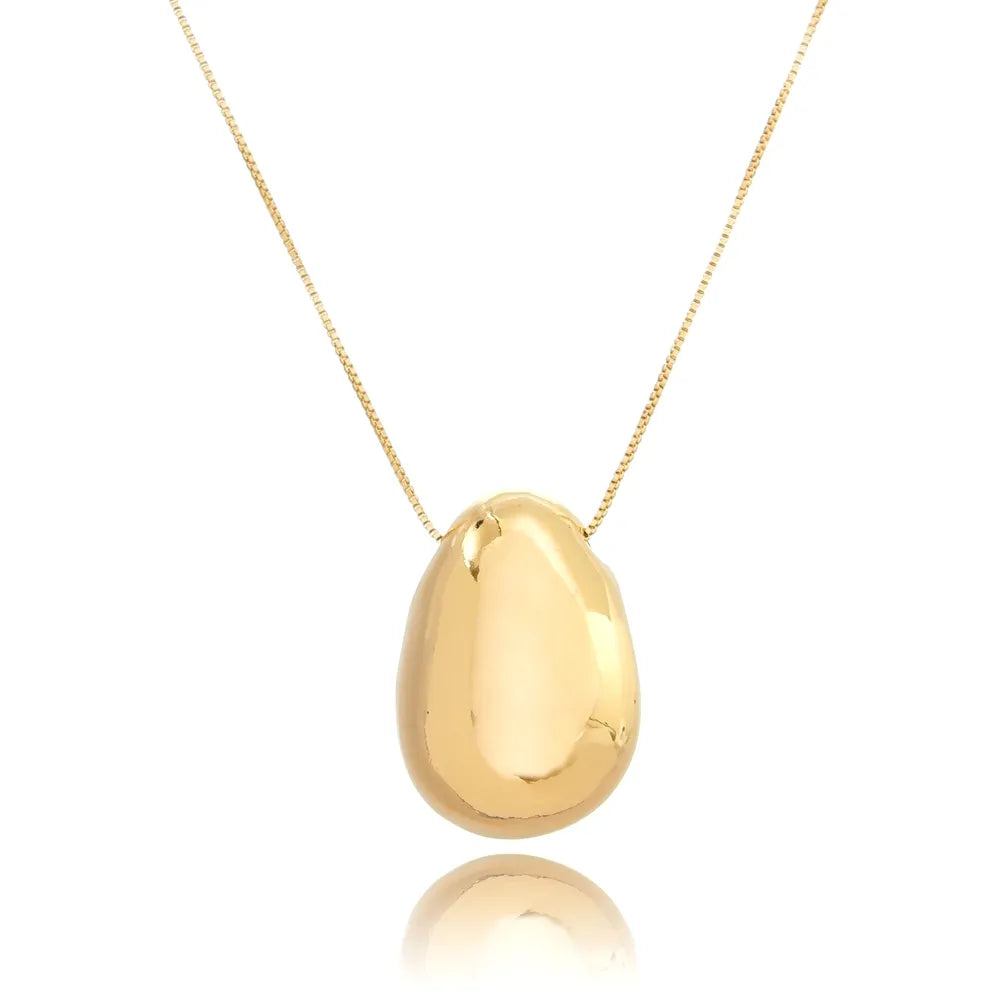 Short Necklace with Oval Pendant