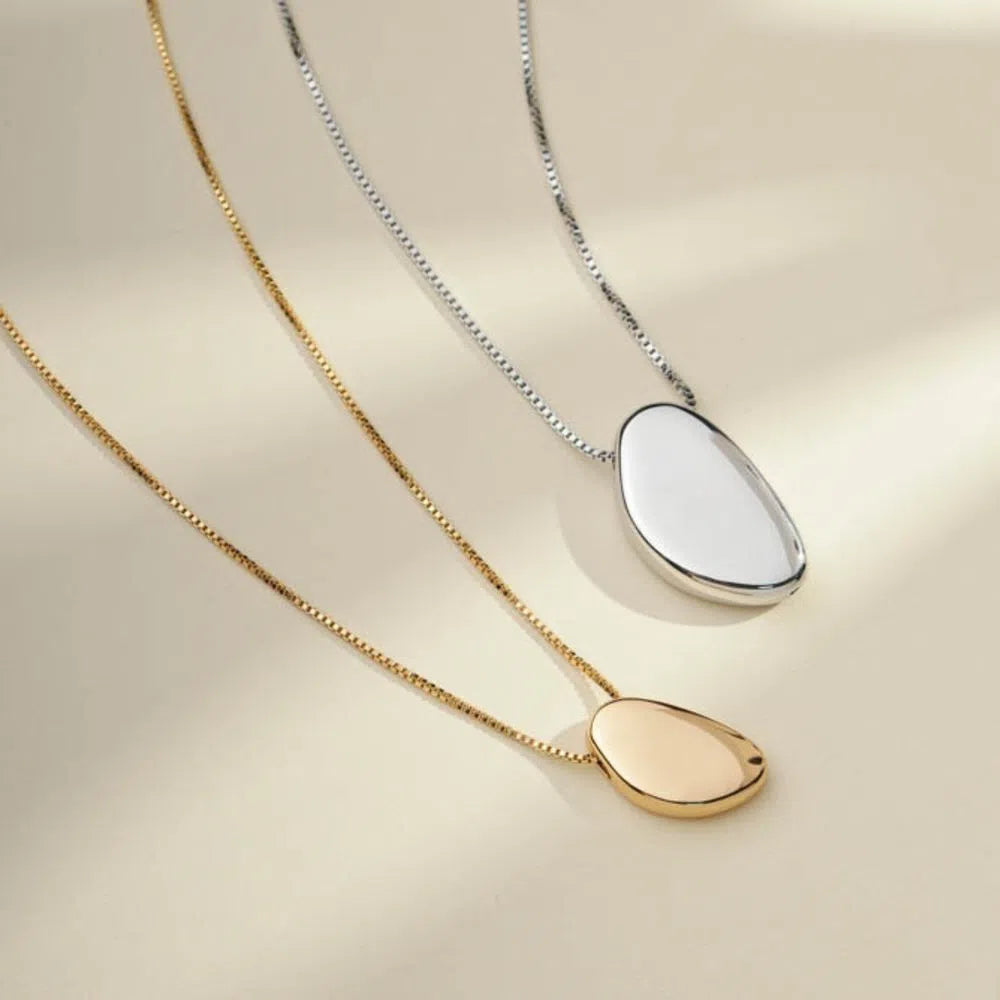 Petit Long Curve Necklace